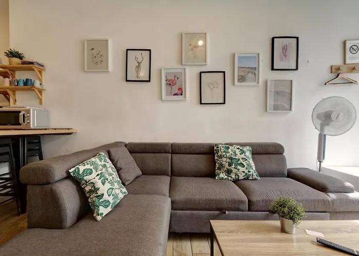 Sleep In Montpellier, Molly, Centre, Gare, 2 Ch, Tram St-Denis